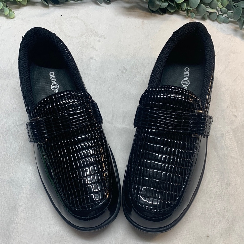 Orthofeet Chelsea black patent leather crocodile loafers size 8
